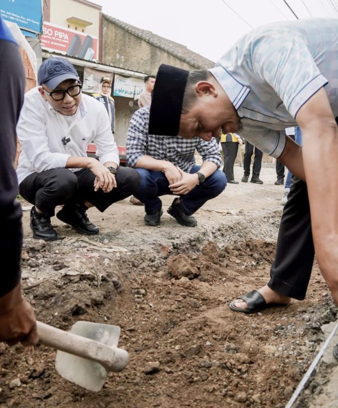 
 Tinjau Ruas Strategis Jatimulyo, Gubernur Dorong Normalisasi Drainase dan Perbaikan Jalan