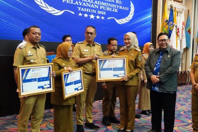 
 Pemprov Lampung Raih Predikat Tertinggi Pelayanan Publik dari Ombudsman RI
