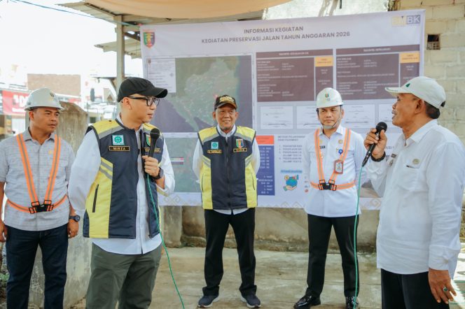 
 Gubernur Mirza Tinjau Perbaikan Jalan Wates–Metro, Target Hasil Berkualitas dan Ekonomi Masyarakat Lampung Meningkat