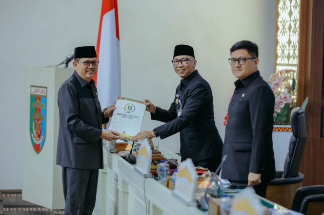 
 Ekonomi Lampung Tumbuh 5,28 Persen, Gubernur Mirza Apresiasi Pendalaman LKPJ oleh Pansus DPRD
