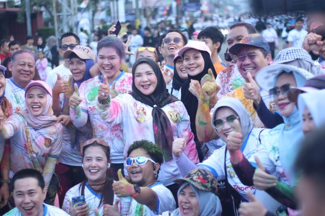 
 Walikota Eva Bersama Ribuan Warga Color Run HUT Bandar Lampung 344