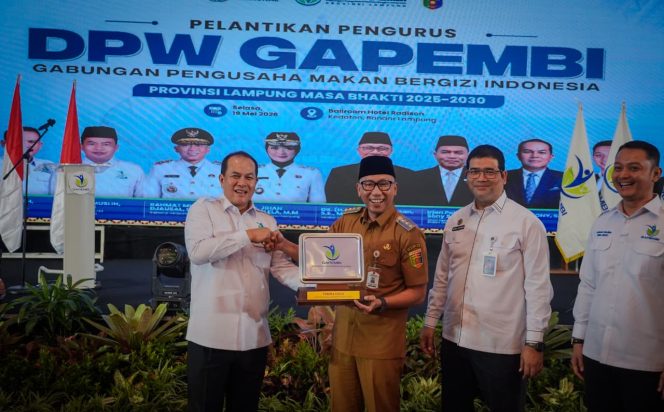 
 Pemprov Lampung Dorong Dapur MBG Serap Produk Petani, Peternak, dan UMKM Lokal
