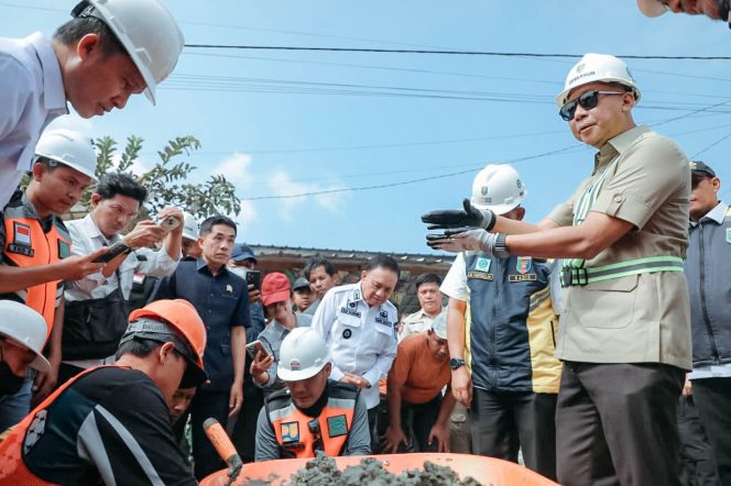 
 Tinjau Pembangunan Jalan di Suoh, Gubernur Mirza: Potensi Daerah Harus Berdampak pada Kesejahteraan Masyarakat