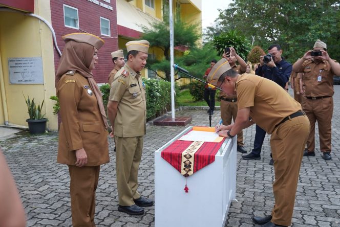 
 Sekdaprov Lampung Canangkan Zona Integritas, Dorong Birokrasi Bersih dan Melayani