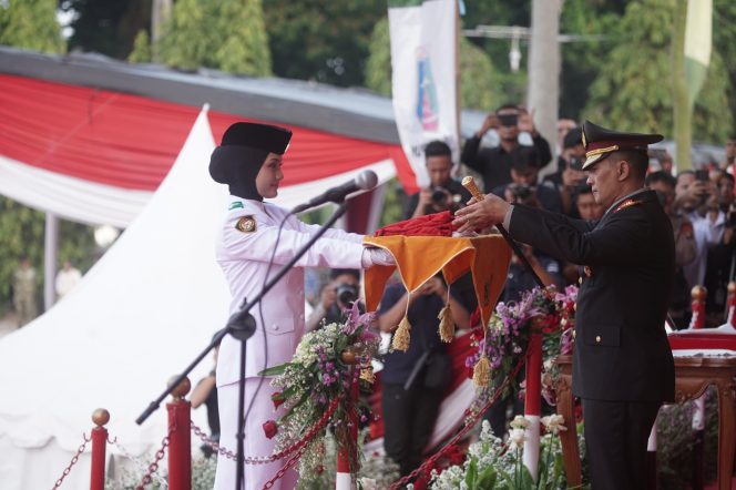 
 Sukses dan Khidmat, Upacara Penurunan Bendera Merah Putih HUT ke-81 RI di Lampung