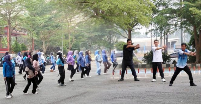 
 Pemkab Lampung Selatan Gelar Senam Bersama di GOR Way Handak demi Perkuat Soliditas ASN