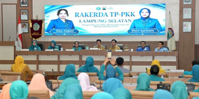 
 Bupati Radityo Egi Dorong TP PKK Lamsel Masifkan Program Gema HELAU hingga ke Desa