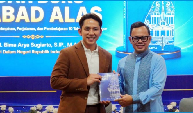 
 Bedah Buku Babad Alas, Bima Arya dan Bupati Radityo Egi Dorong Lahirnya Pemimpin Masa Depan 2045