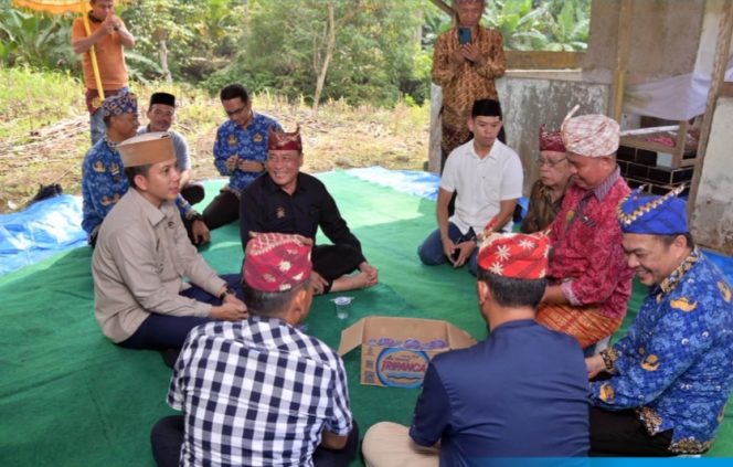 
 Makam Puyang Singa Langkung Bakal Jadi Aset Daerah, Bupati Egi Jawab Aspirasi Tokoh Adat