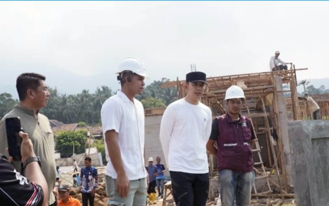 
 Progres KNMP Desa Kunjir Tembus 60 Persen, Bupati Radityo Egi Pastikan Manfaat Nyata untuk Nelayan