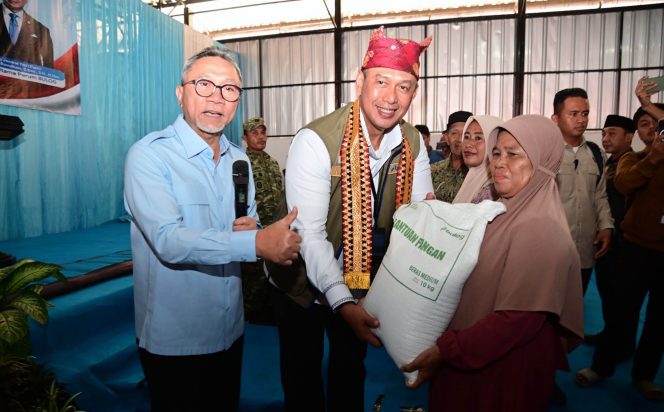 
 Menko Pangan Zulhas Garansi Bantuan Beras untuk 182.398 KPM Lampung Selatan Cair Hingga Akhir 2026