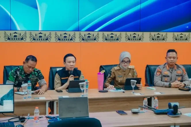 
 Aktivitas Anak Krakatau Fluktuatif: Jam Kerja ASN Lampung Masih Normal, WFH Dipertimbangkan